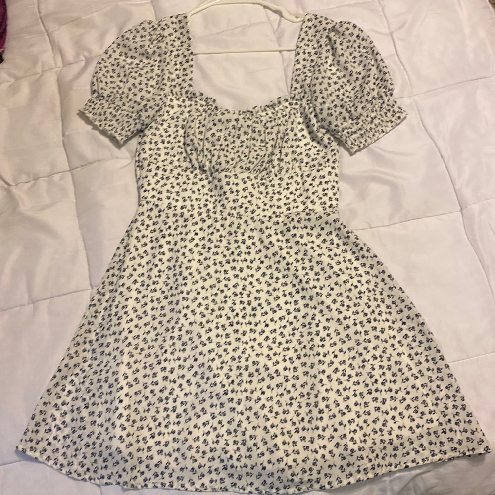 White dress with navy blue flowers size S